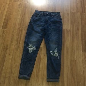 Acid dark wash Mom Jean, American Eagle size 00
